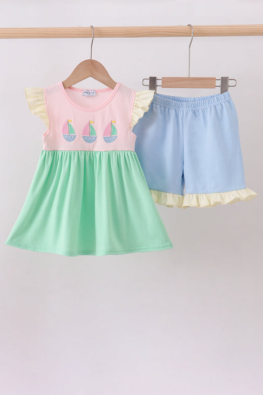 Color block sailboat embroidery ruffle shorts set